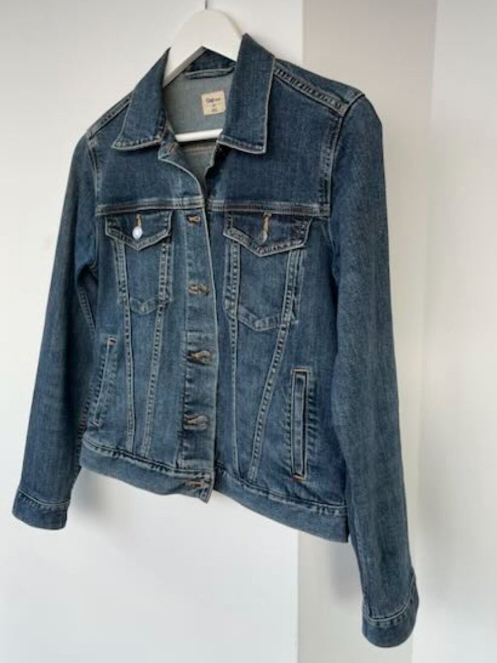 Gap 1969 Women’s Medium Wash Denim Trucker Jacket Size Small